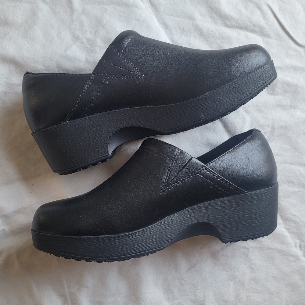 Lila Black Slip-On Shoes - Picture 4 of 6